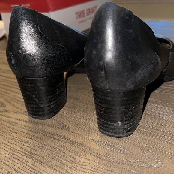 CLARKS Unstructured Cosmo Women's Leather Pumps - Picture 5 of 6